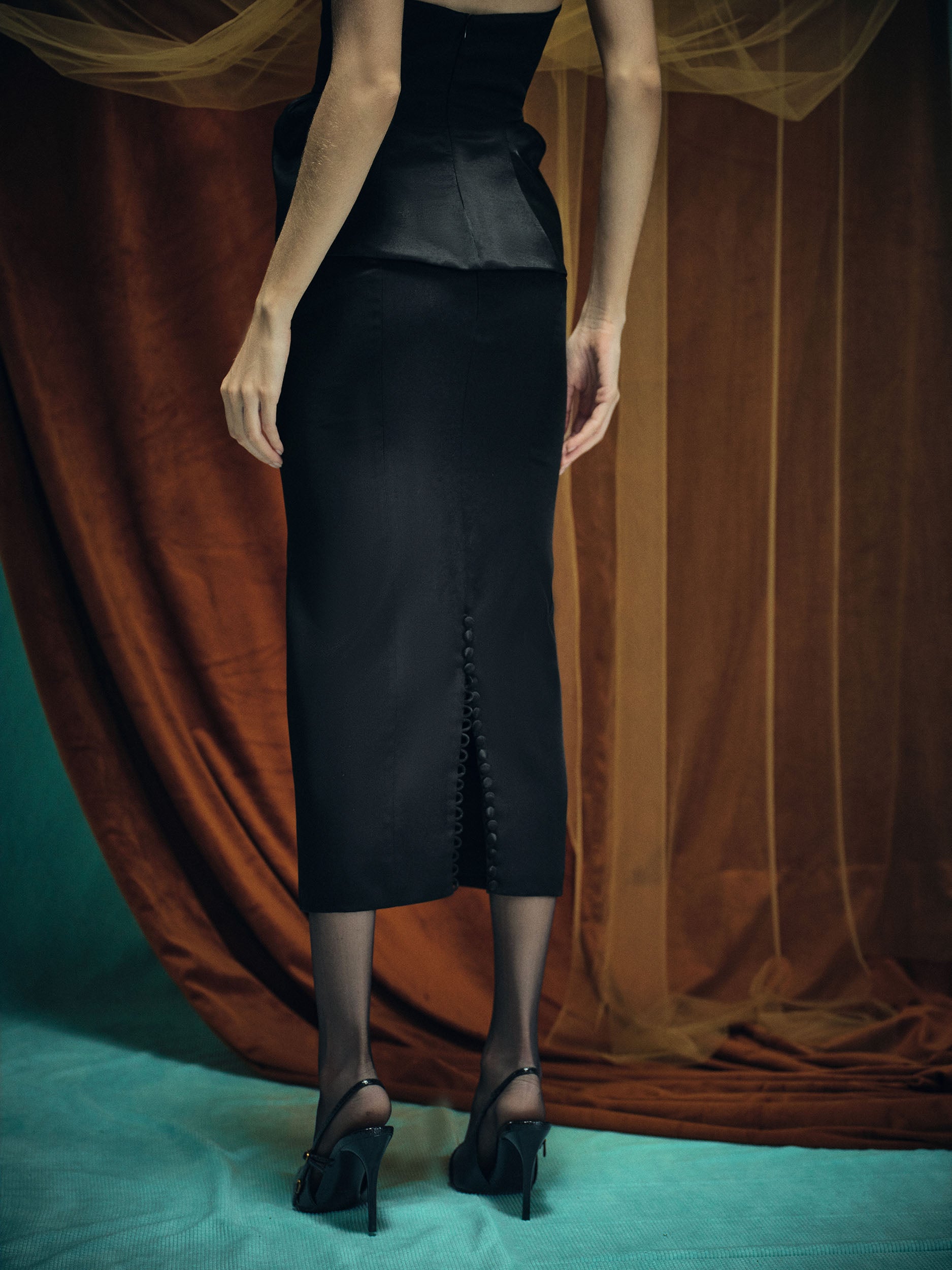 Saia Midi Moulage - Preto - Hand Lace