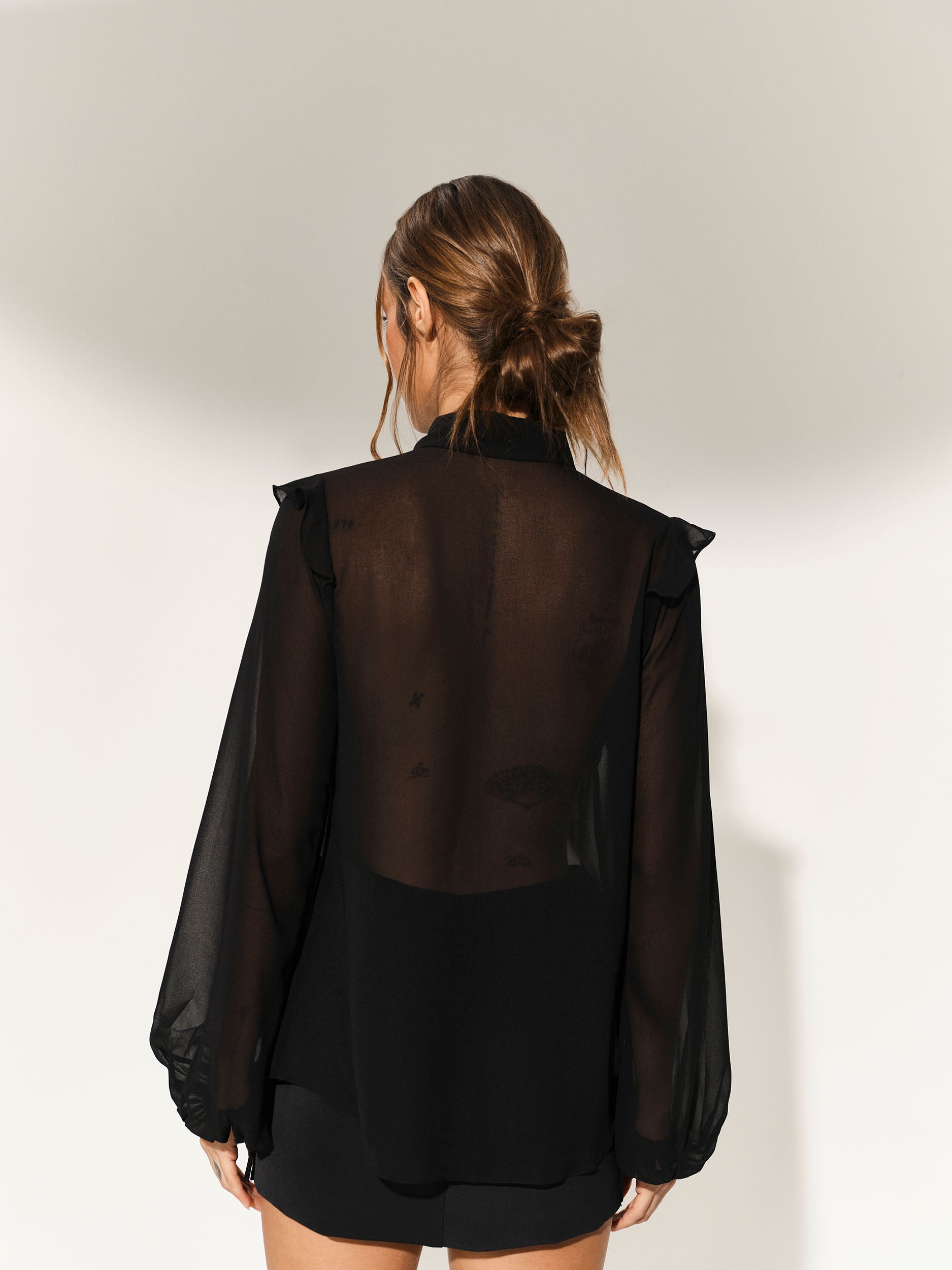 CAMISA RIACHO - PRETO - HAND LACE