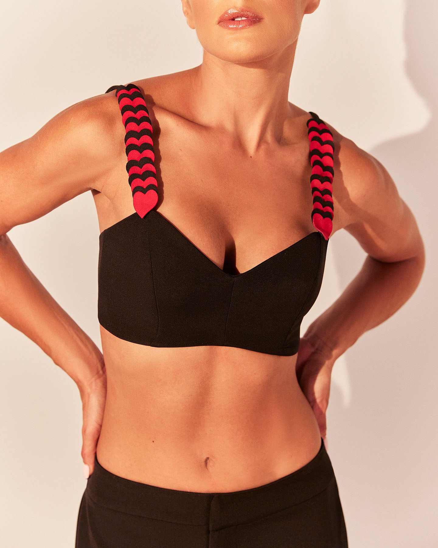 Cropped Elegance - Preto - Hand Lace