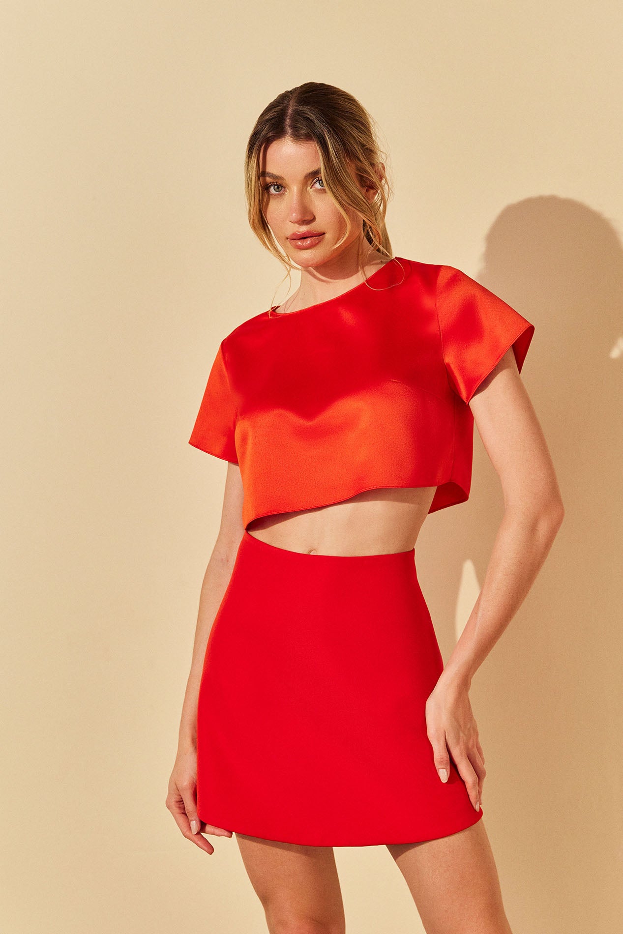 Camiseta Pérola Pag.02 - Satin Vermelho - Hand Lace
