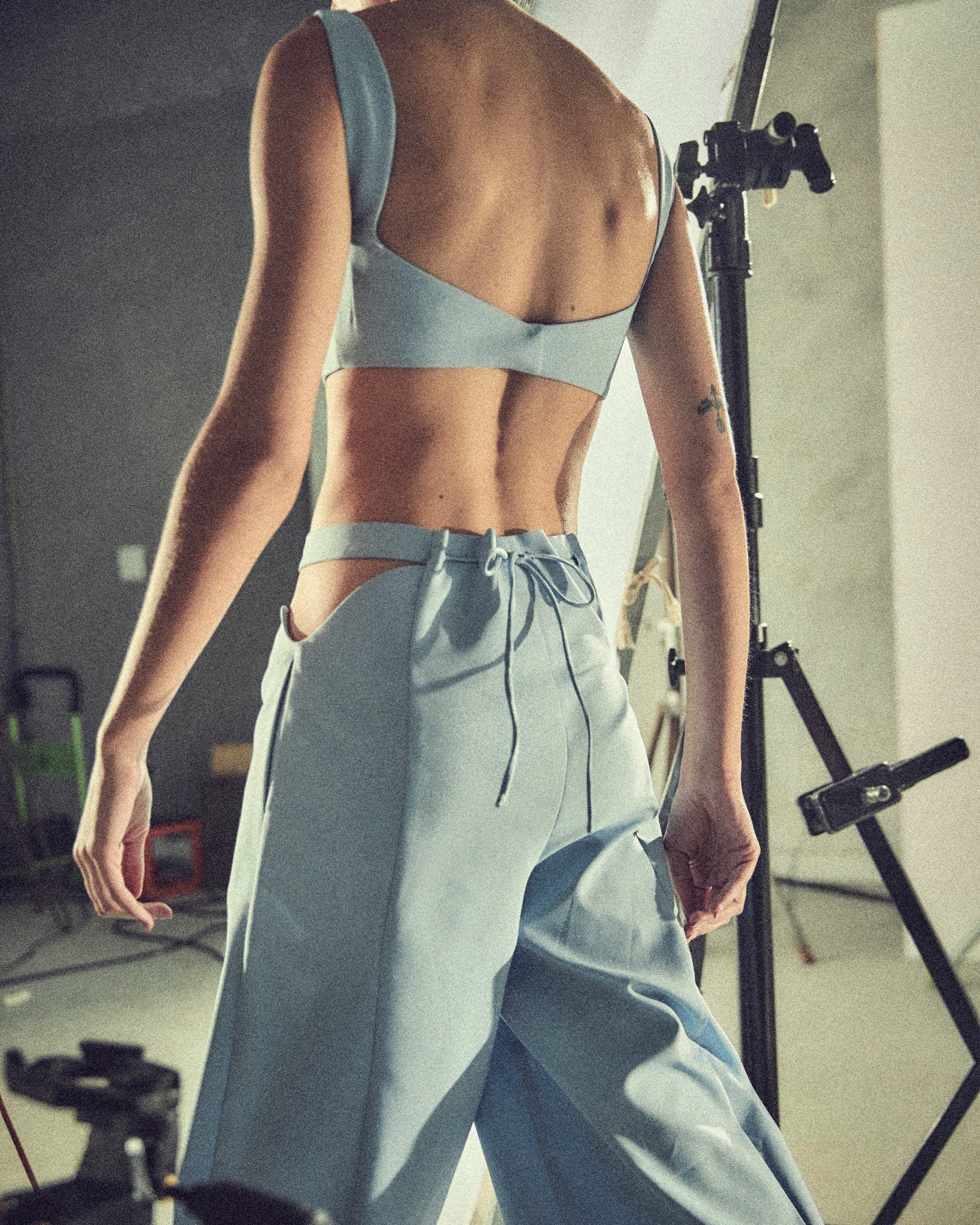 CROPPED MOULAGE - BABY BLUE - HAND LACE