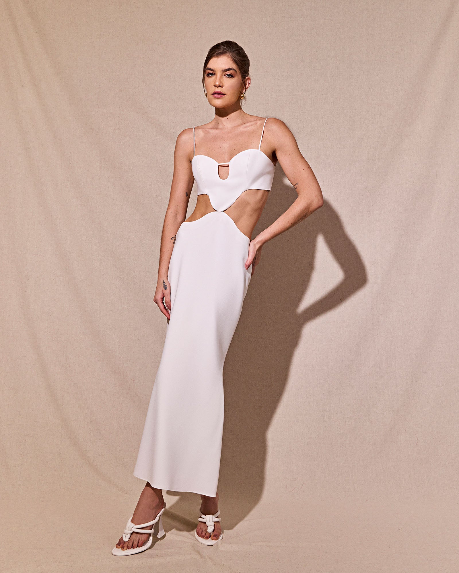 efu EATHER SLEEVELESS TOP ホワイトF Vestido Apoteose - Off White - Hand Lace – HAND LACE